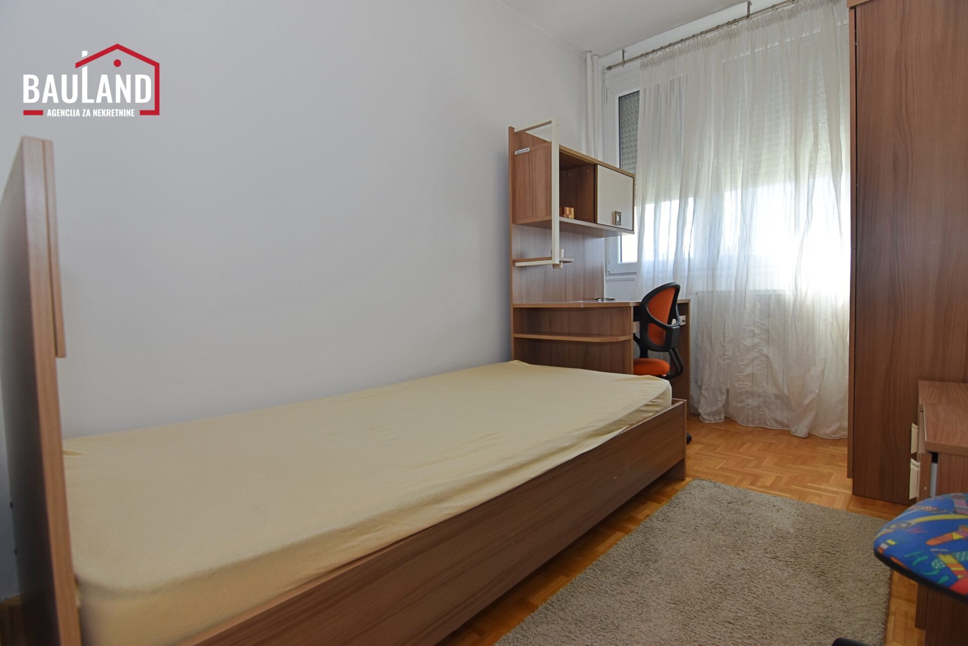 10 iznajmljuje se stan na duži vremenski period minimalno na godinu dana