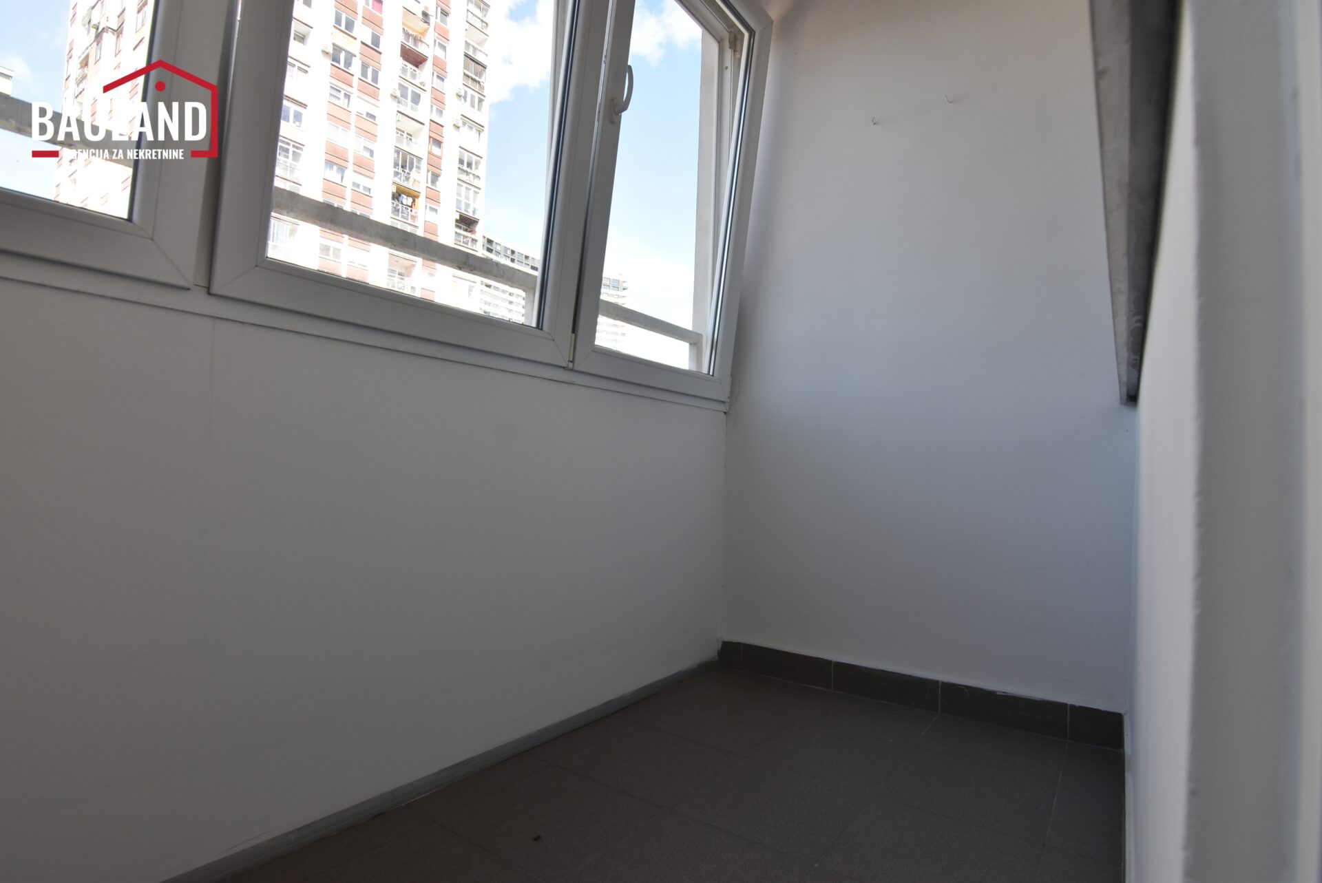 15 iznajmljuje se četverosoban stan 82m2 Općina Novo Sarajevo