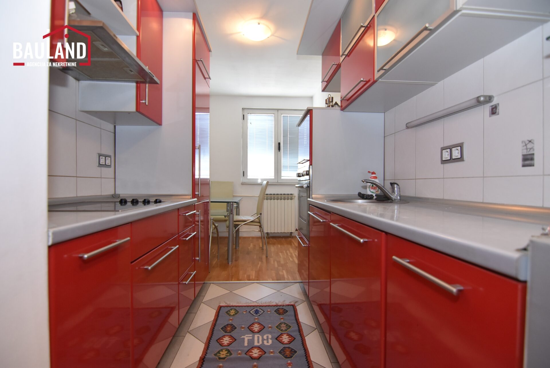 5 prodaje se dvosoban namješten stan površine 51m2 naselje Hrasno ul. Aleja Lipa Općina Novo Sarajevo