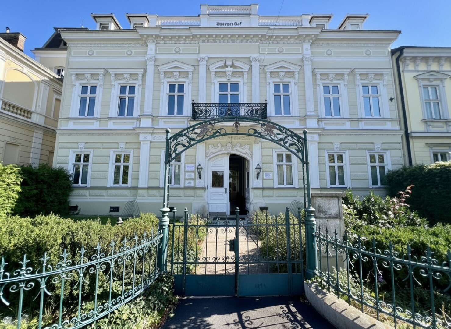 Individuell & Exquisit mit privatem Garten in Baden