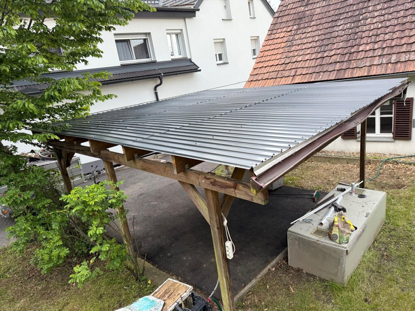 Kleines Häuschen mit schönem Grundstück - Stadtgrenze