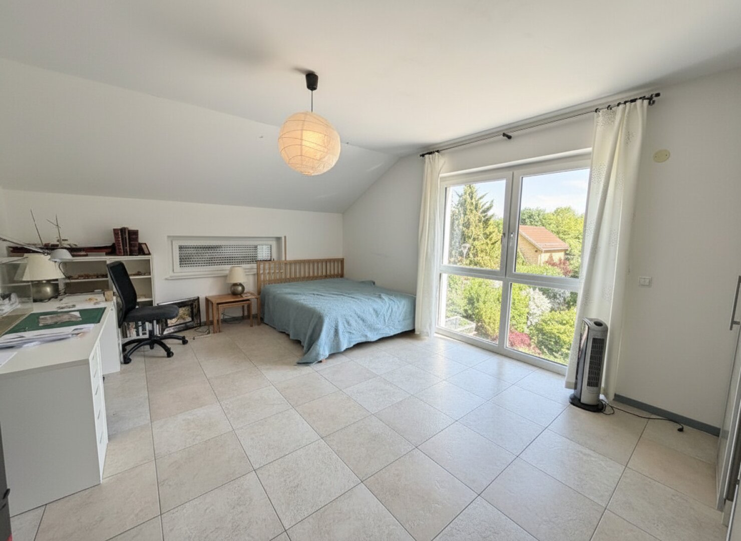 Moderne Eleganz trifft Naturidylle – energieeffizientes Einfamilienhaus mit großzügiger Terrasse in der Hinterbrühl