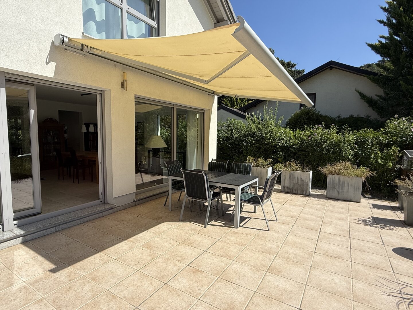 Moderne Eleganz trifft Naturidylle – energieeffizientes Einfamilienhaus mit großzügiger Terrasse in der Hinterbrühl