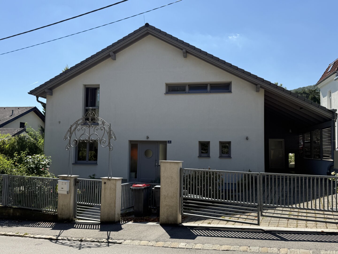 Moderne Eleganz trifft Naturidylle – energieeffizientes Einfamilienhaus mit großzügiger Terrasse in der Hinterbrühl