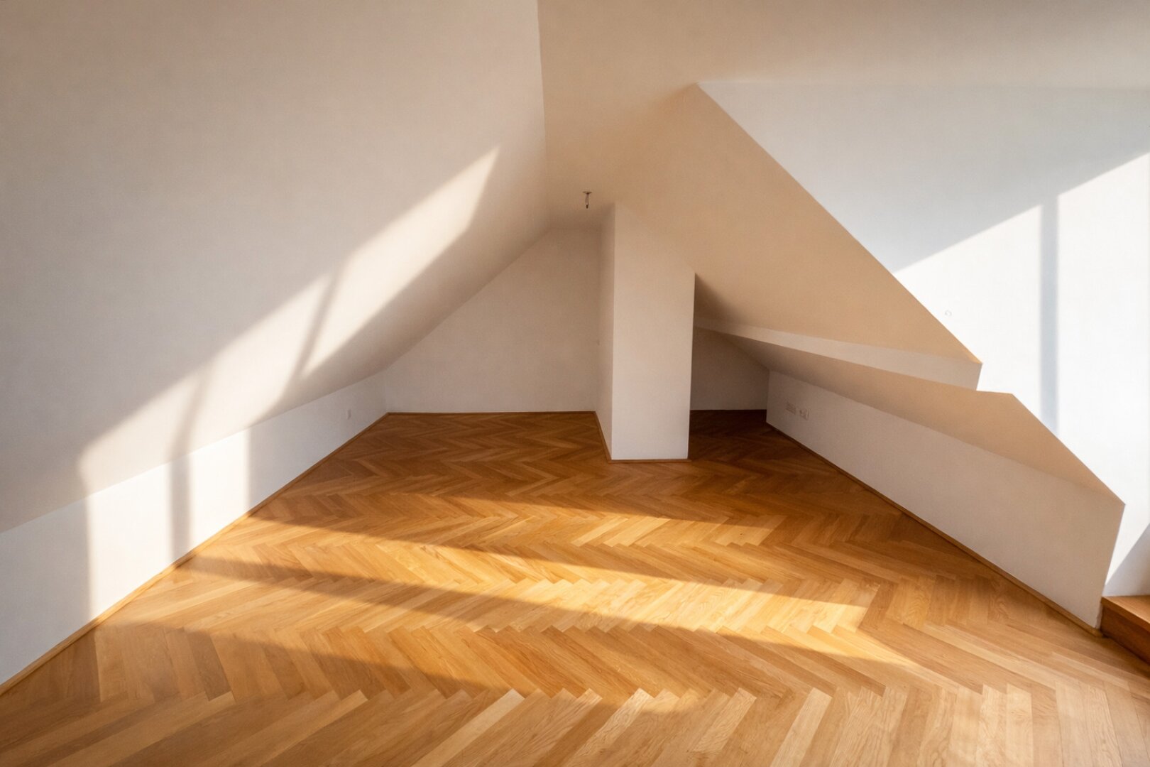 Traumhafte Dachgeschoßwohnung mit Galerie, Terrassen und Blick zum Anninger - Lift optional möglich