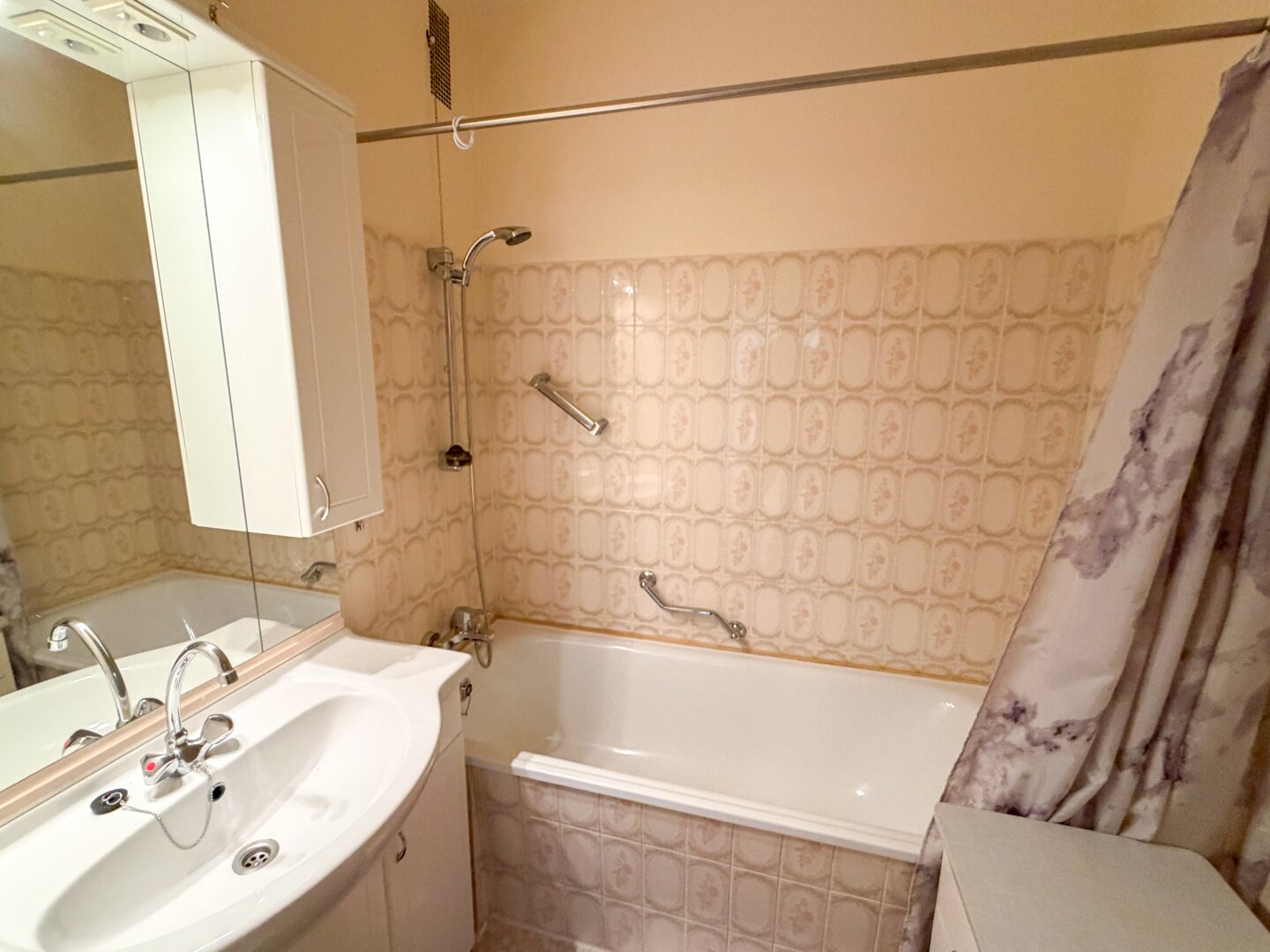 Wohnen über den Dächern von Baden – 3 Zimmer mit traumhaftem Ausblick