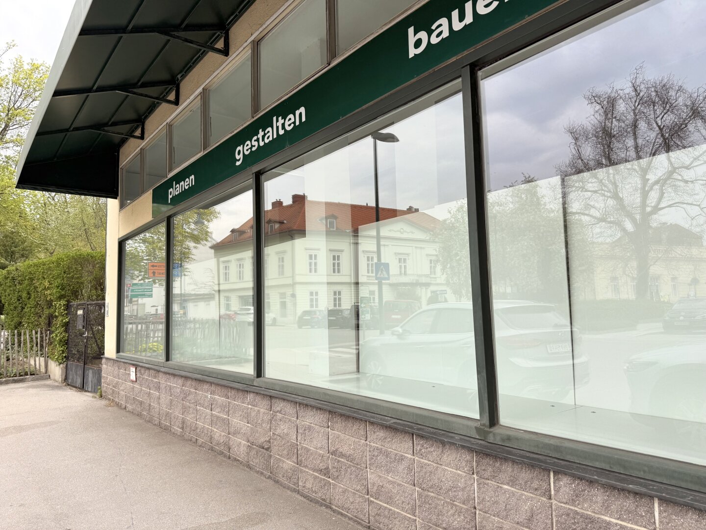 Attraktives Zinshaus mit Gewerbefläche und Wohnmöglichkeit in bester Lage!