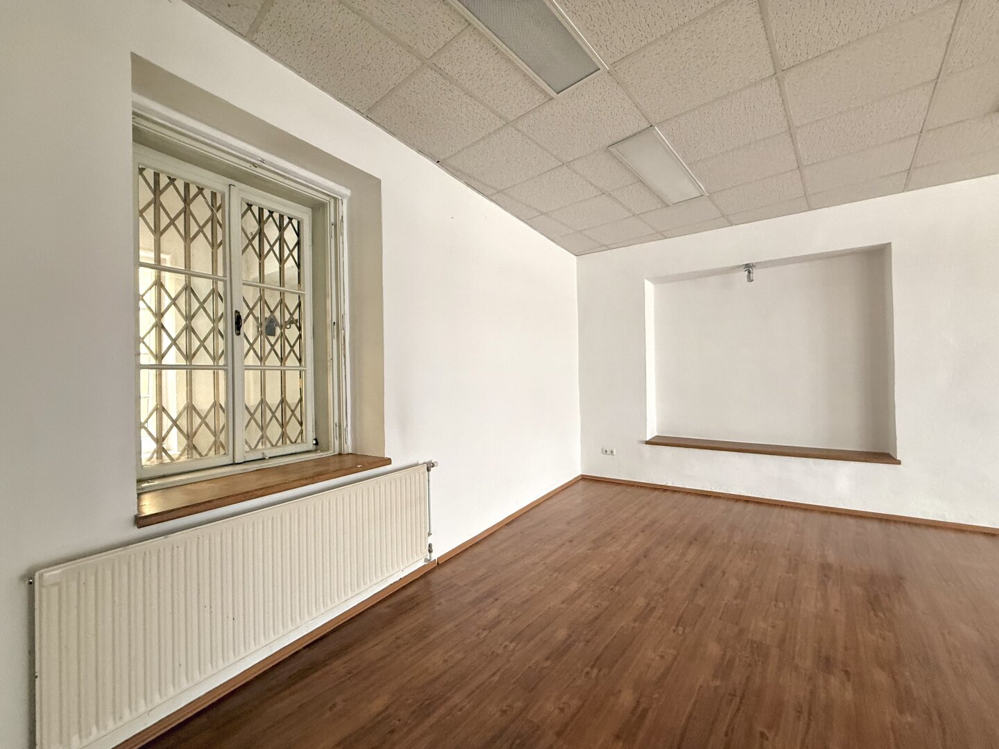 Attraktives Zinshaus mit Gewerbefläche und Wohnmöglichkeit in bester Lage!