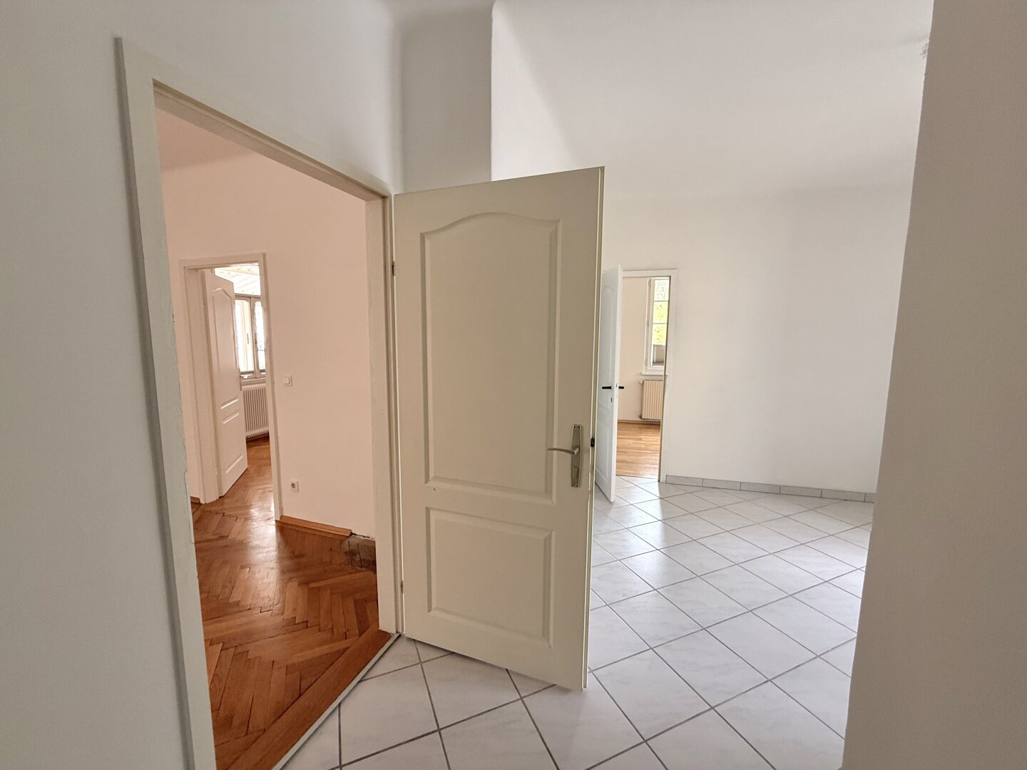 Attraktives Zinshaus mit Gewerbefläche und Wohnmöglichkeit in bester Lage!