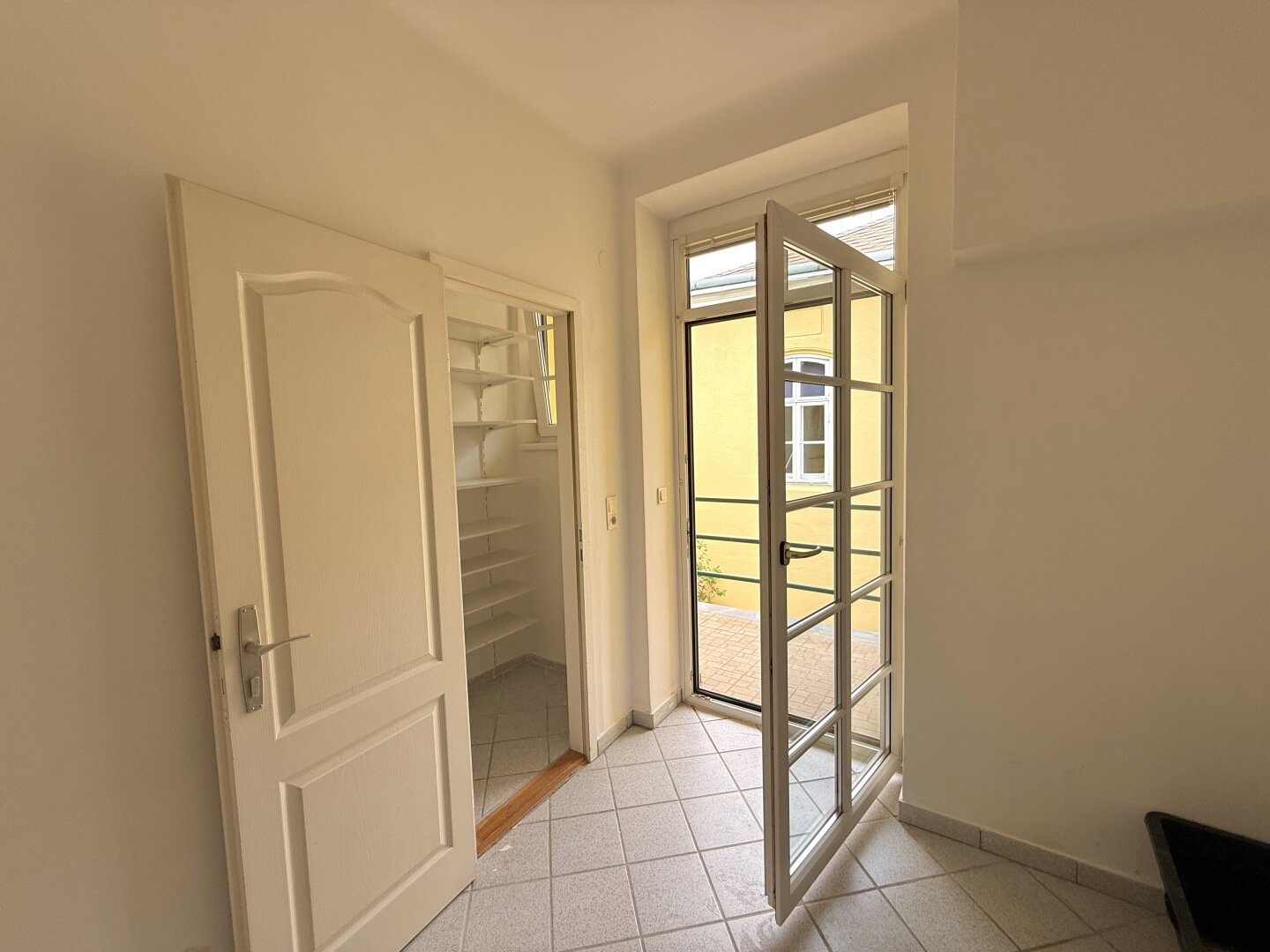 Attraktives Zinshaus mit Gewerbefläche und Wohnmöglichkeit in bester Lage!