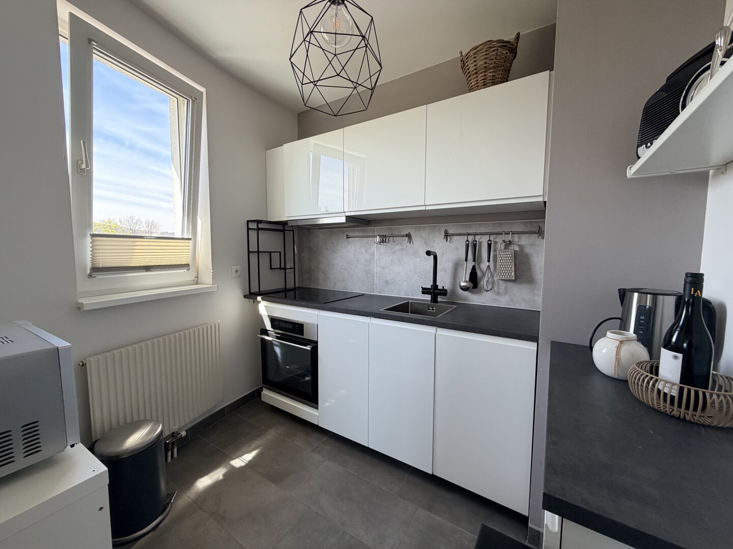 Hochwertig renovierte 1-Zimmer-Wohnung bei der Trabrennbahn in Baden