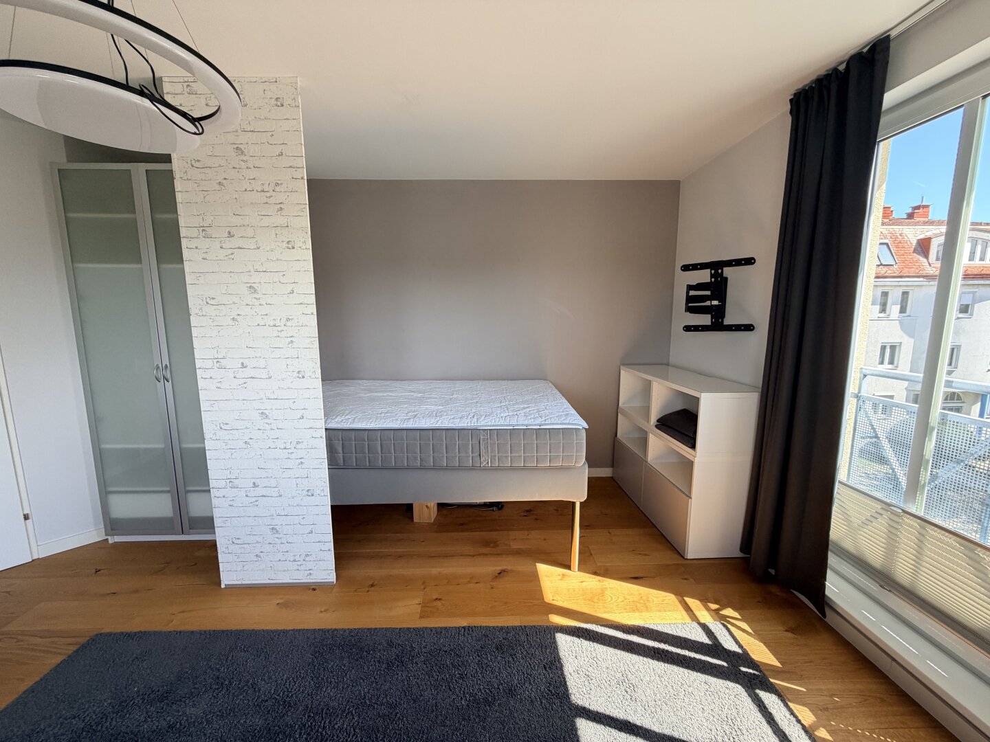 Hochwertig renovierte 1-Zimmer-Wohnung bei der Trabrennbahn in Baden