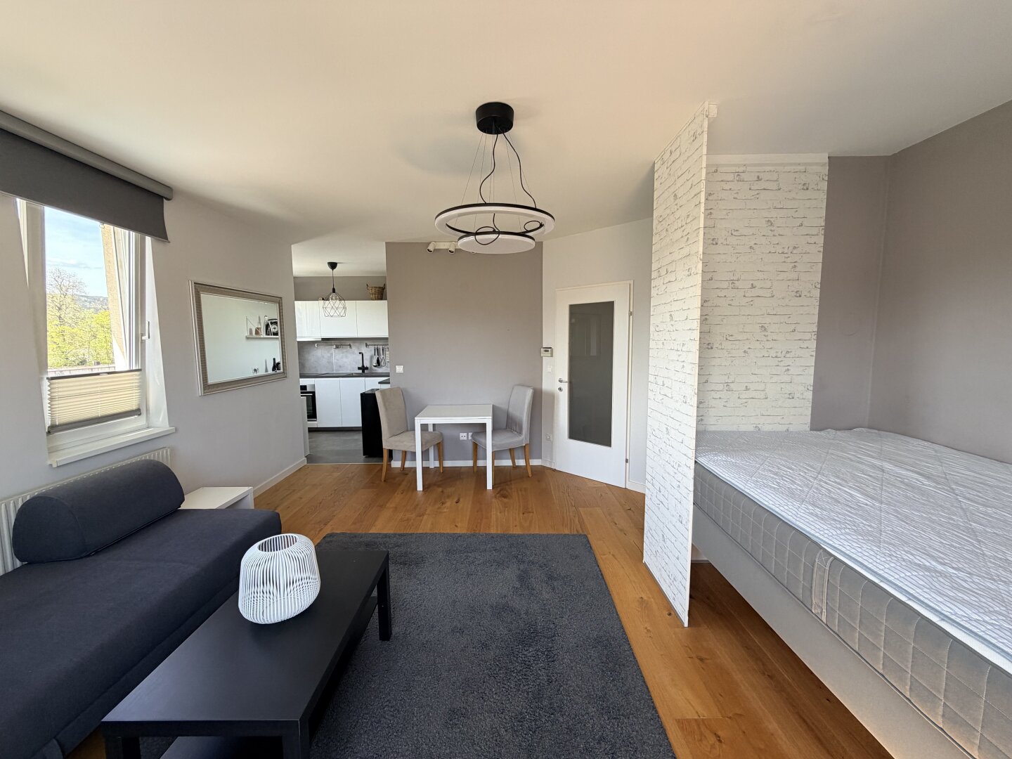 Hochwertig renovierte 1-Zimmer-Wohnung bei der Trabrennbahn in Baden