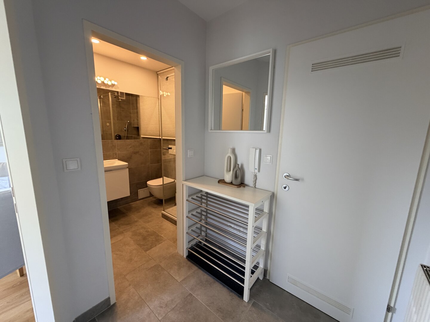Hochwertig renovierte 1-Zimmer-Wohnung bei der Trabrennbahn in Baden