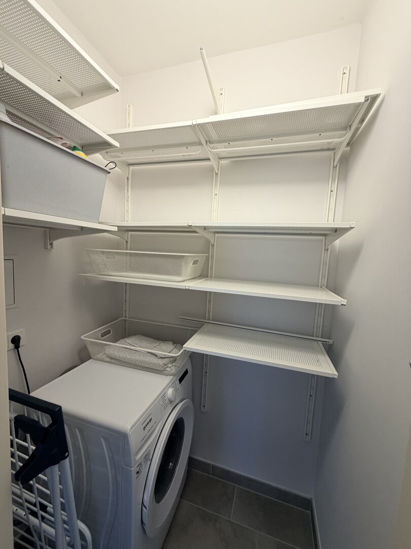 Hochwertig renovierte 1-Zimmer-Wohnung bei der Trabrennbahn in Baden