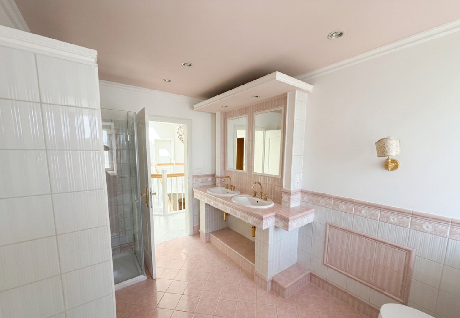 Repräsentatives Anwesen mit parkähnlichem Garten und Pool in Baden