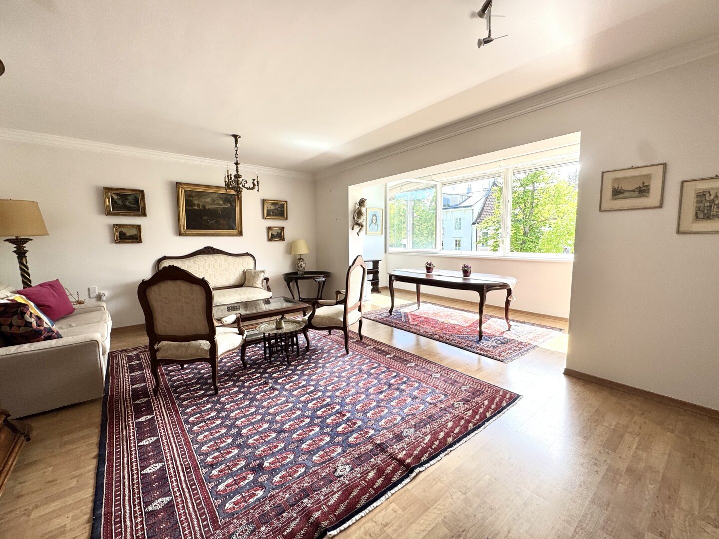 4 Zimmer Wohnung in Badens BESTLAGE inkl. Garage