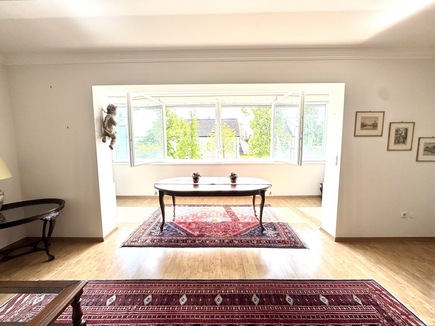 4 Zimmer Wohnung in Badens BESTLAGE inkl. Garage