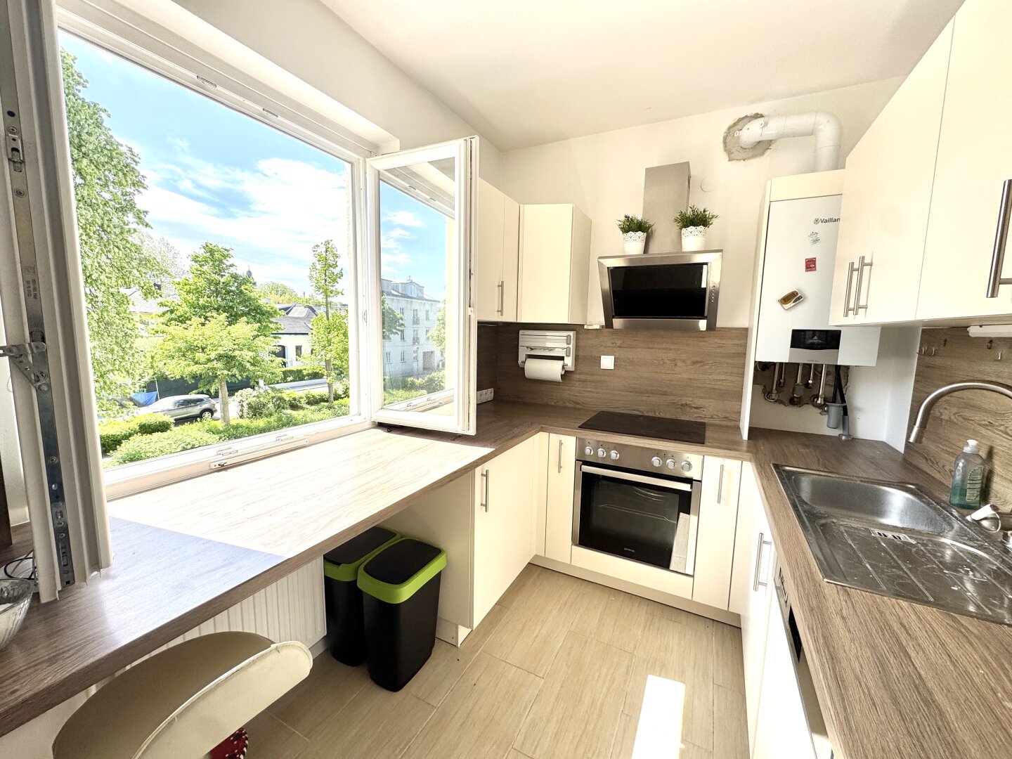 4 Zimmer Wohnung in Badens BESTLAGE inkl. Garage