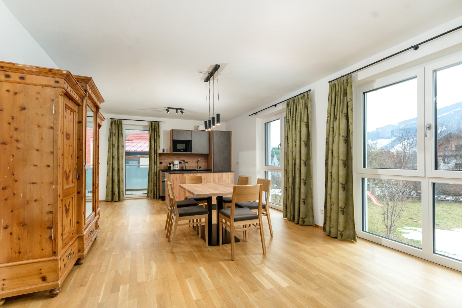 Apartment "Dachstein" - Moderne Ferienwohnung mit Balkon, Sauna & Carport in Schladming – Erstbezug!