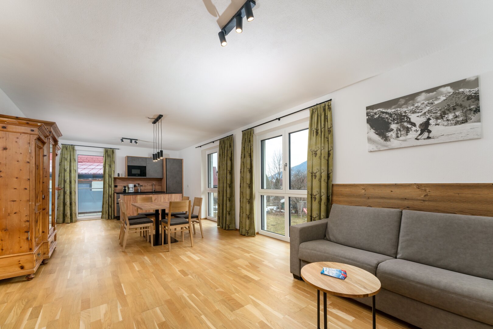 Apartment "Dachstein" - Moderne Ferienwohnung mit Balkon, Sauna & Carport in Schladming – Erstbezug!