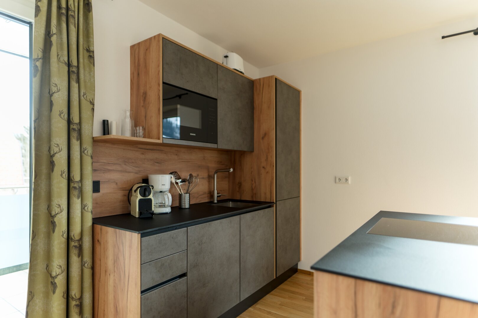 Apartment "Dachstein" - Moderne Ferienwohnung mit Balkon, Sauna & Carport in Schladming – Erstbezug!