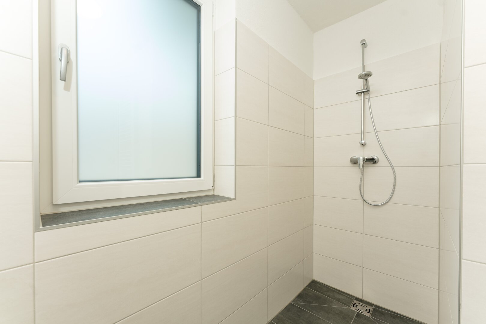 Apartment "Dachstein" - Moderne Ferienwohnung mit Balkon, Sauna & Carport in Schladming – Erstbezug!