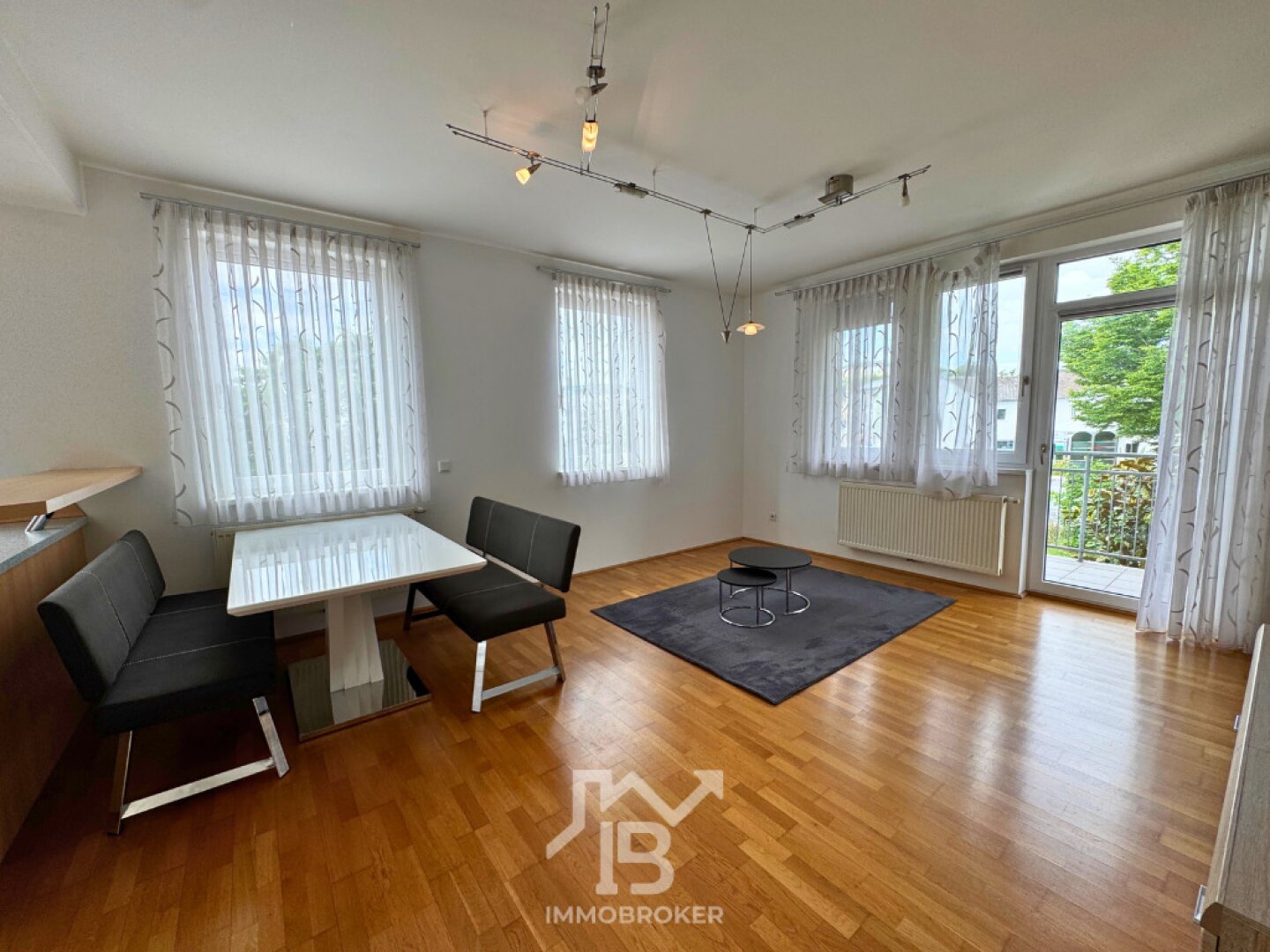 Großzügige 2-Zimmer Wohnung mit Balkon in ausgezeichneter Lage