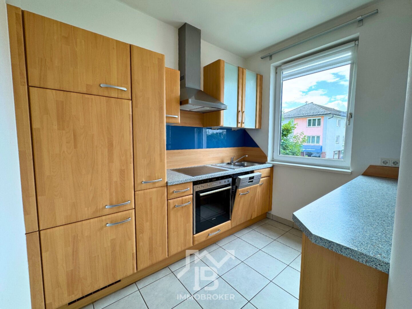 Großzügige 2-Zimmer Wohnung mit Balkon in ausgezeichneter Lage