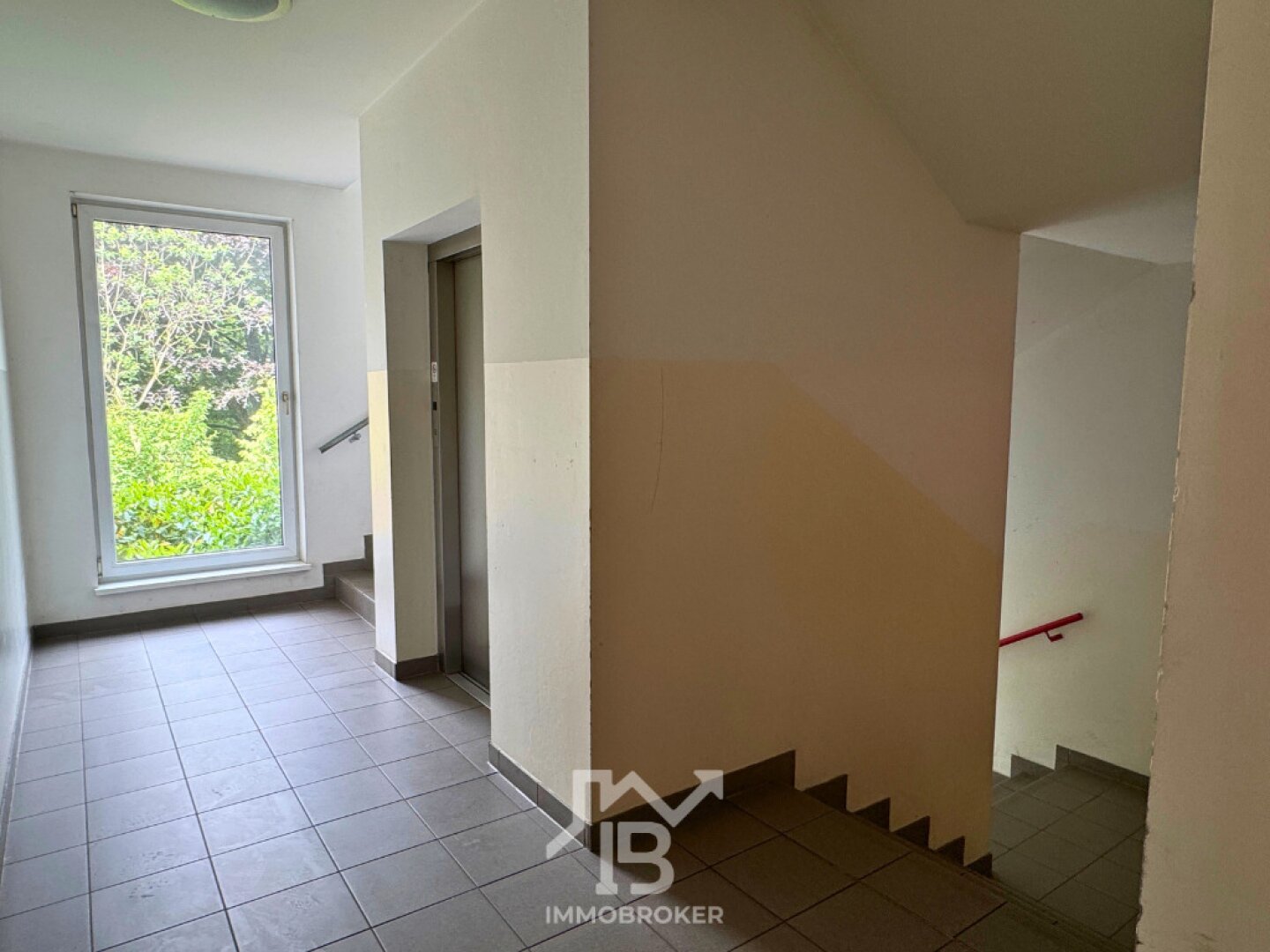 Großzügige 2-Zimmer Wohnung mit Balkon in ausgezeichneter Lage