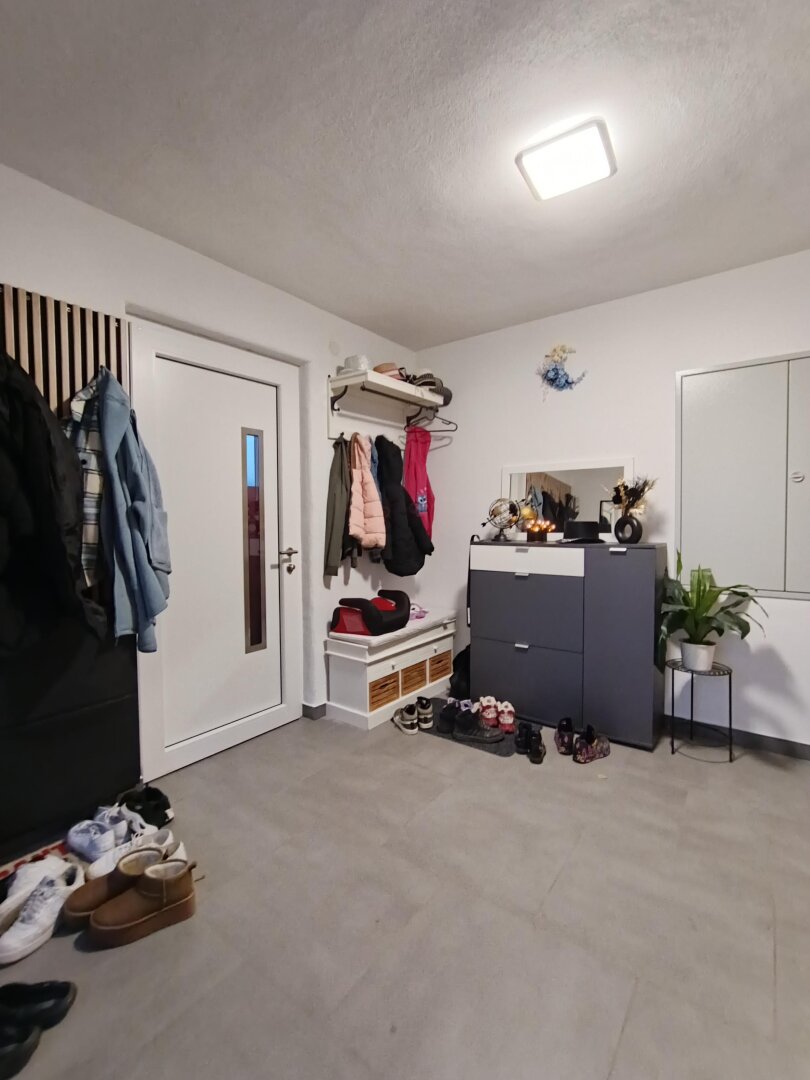 Generalsaniertes Zweifamilienhaus am Stadtrand von Wels!