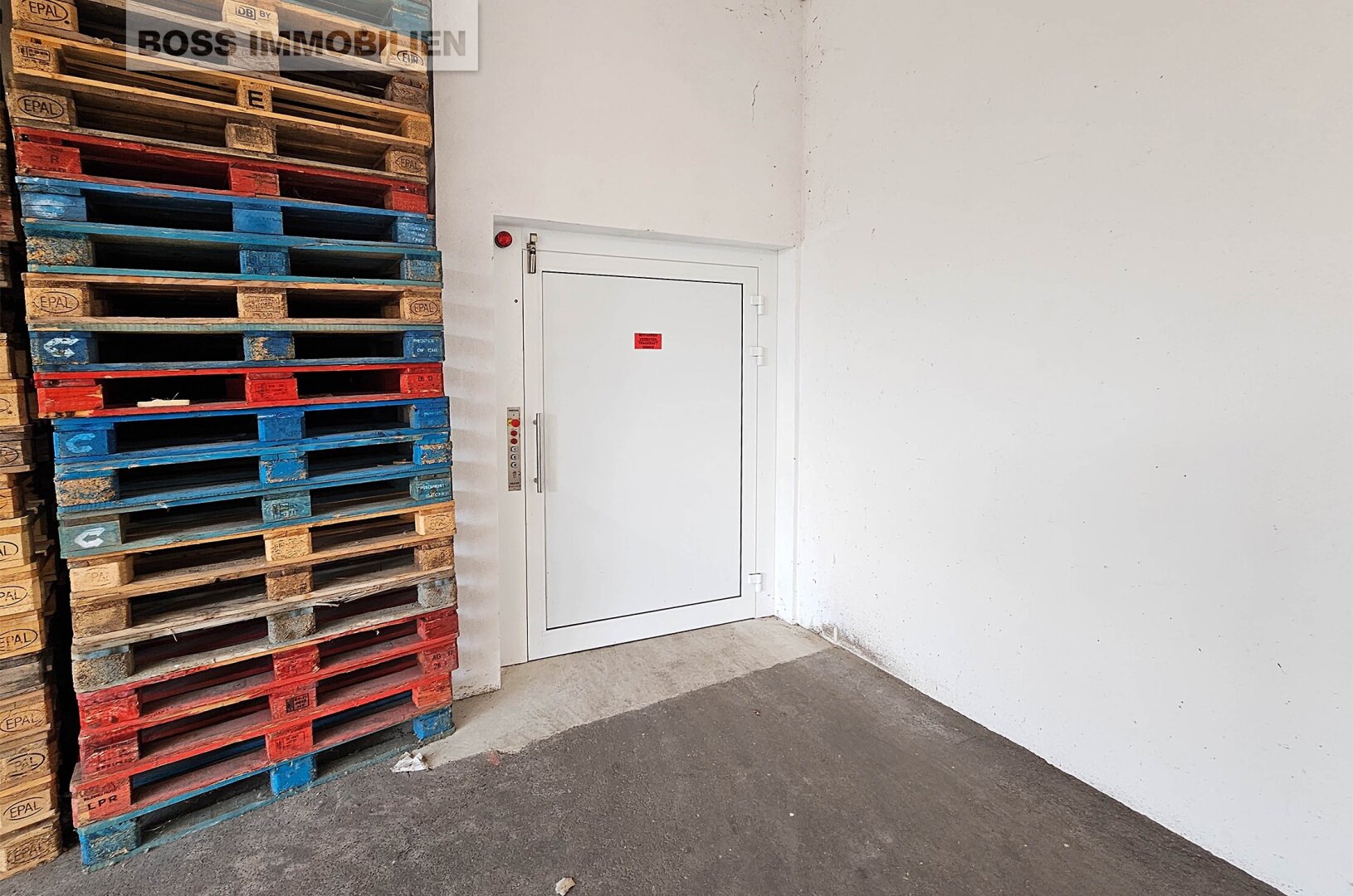 große Lagerfläche - 330 m² Nutzfläche