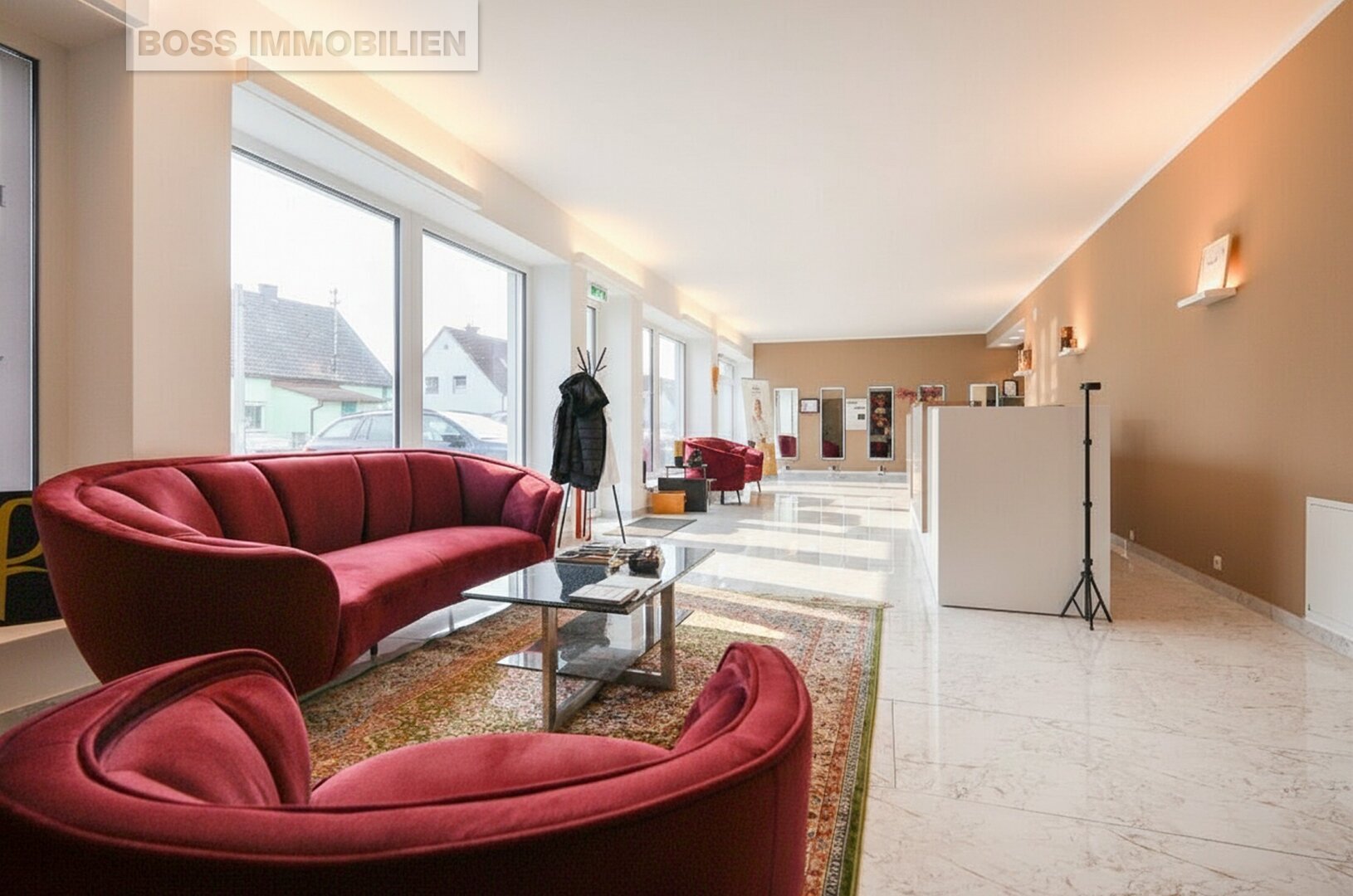 Hochwertiges Geschäftslokal inkl. 6 Parkplätzen in Traun