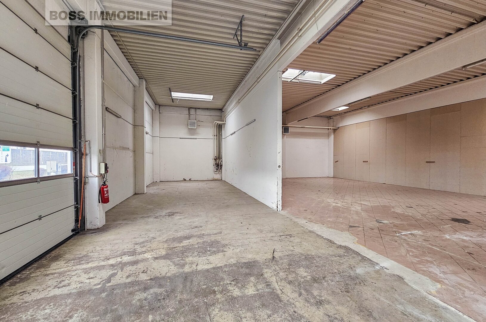 Großzügige Gewerbefläche mit 972 m² in stark frequentierter Lage an der B1