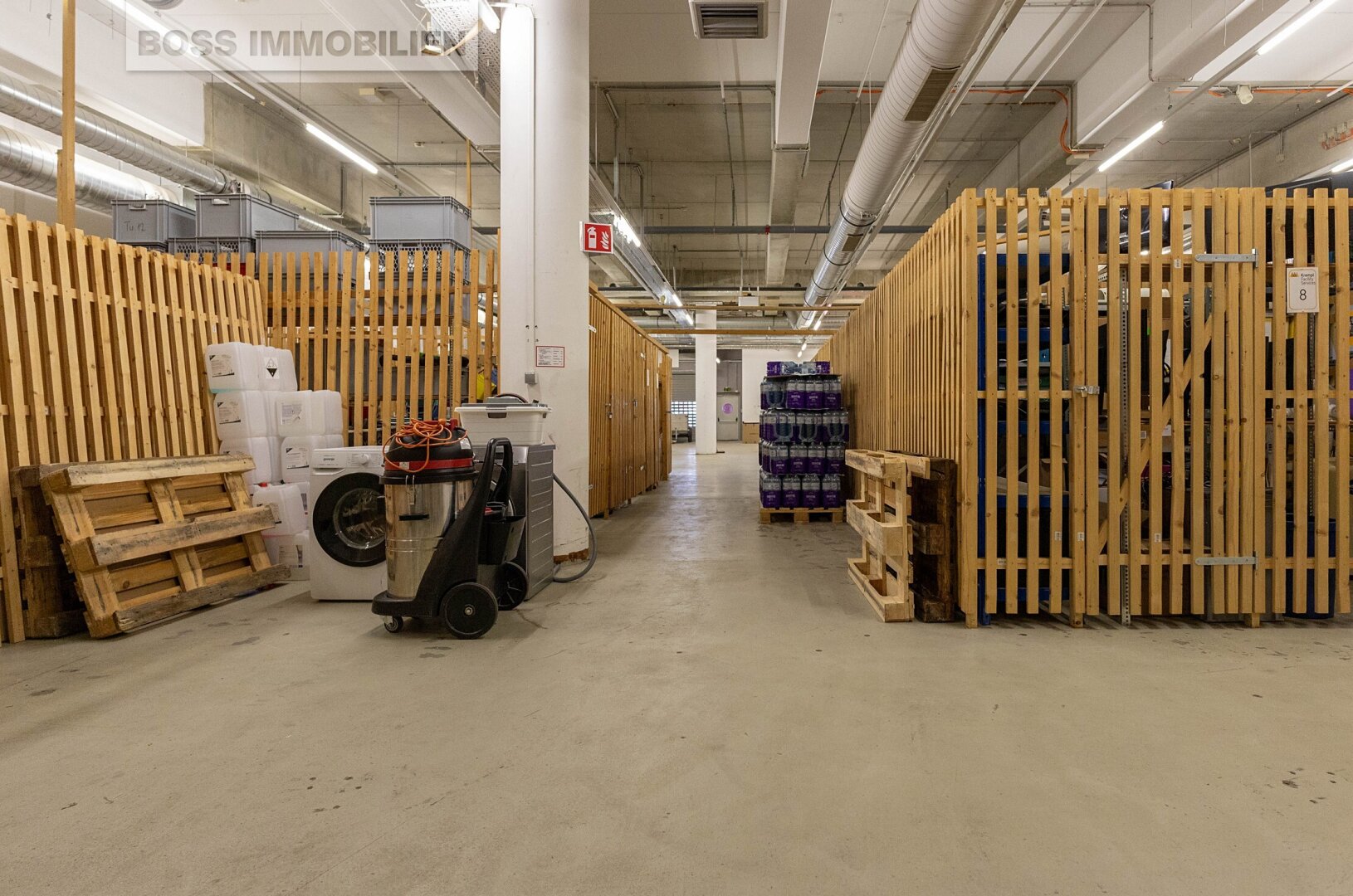 Großzügige Büro- und Hallenkombination mit idealer Anlieferung