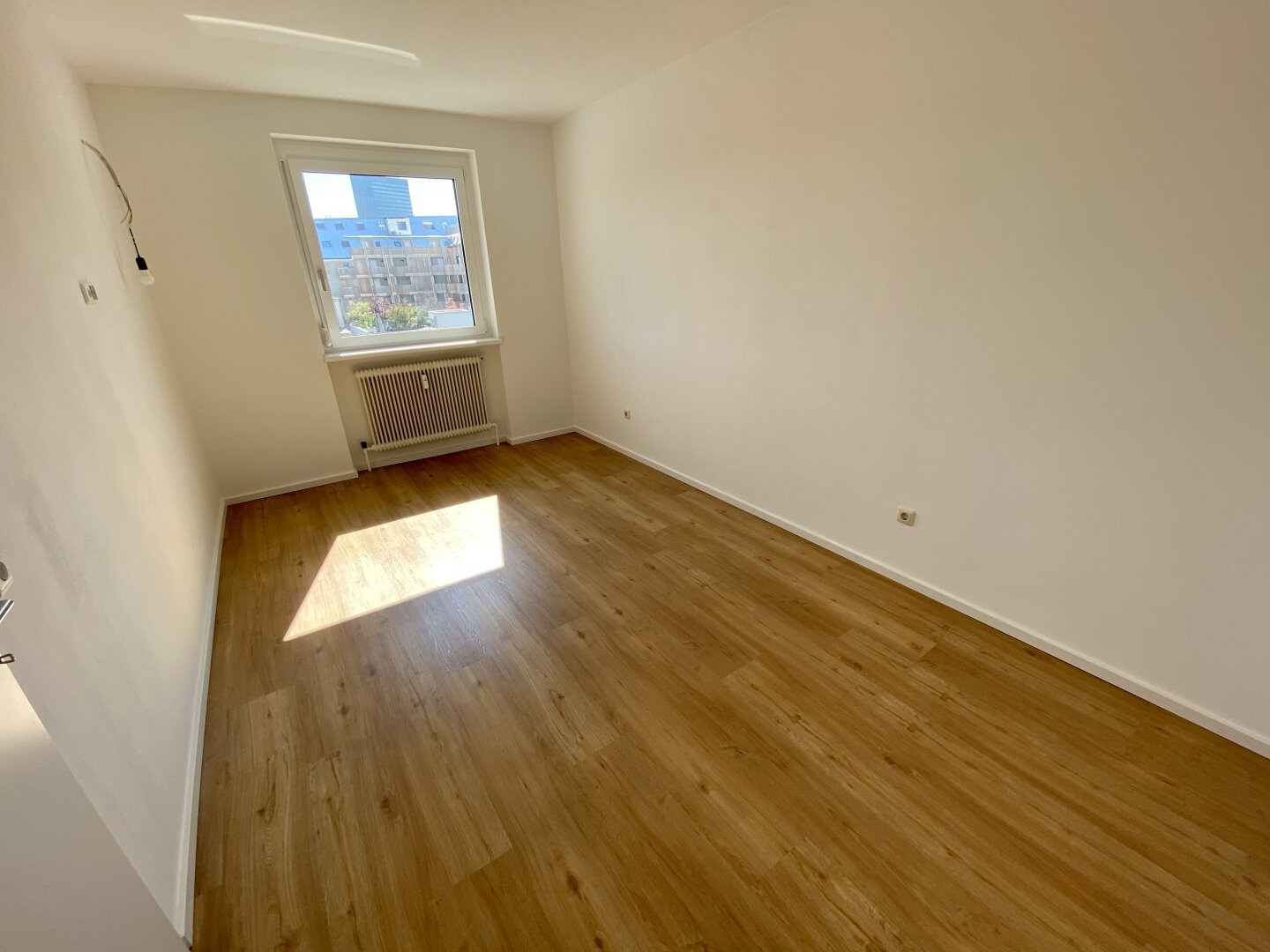 Linz Zentrum: Moderne 2-Zimmer-Wohnung mit Küche und Süd-West-Außenfläche