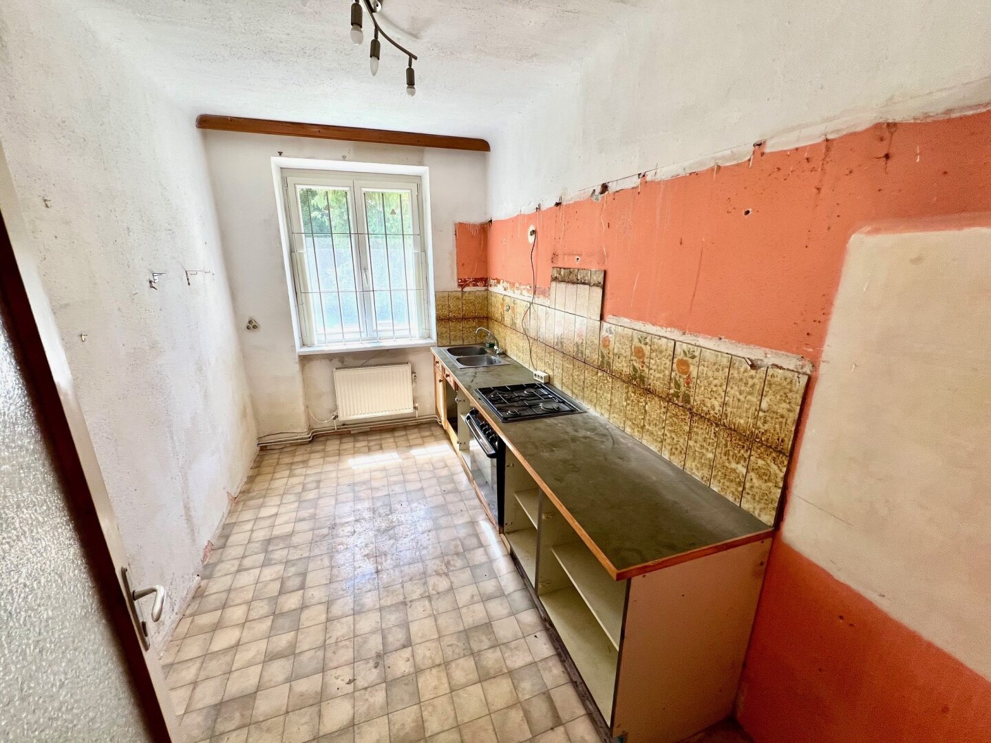 Sanierungsbedürftige 2-Zimmer-Wohnung  in 1210 Wien