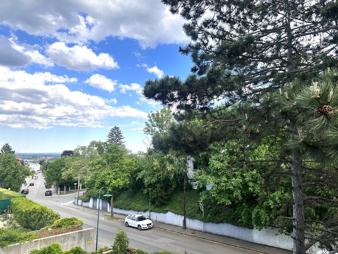 Blick vom Balkon (Zugang von 2 Zimmern)