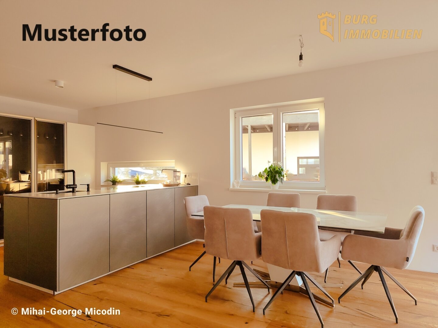 Doppelhaushälfte mit mögliche 4 Schlafzimmer!