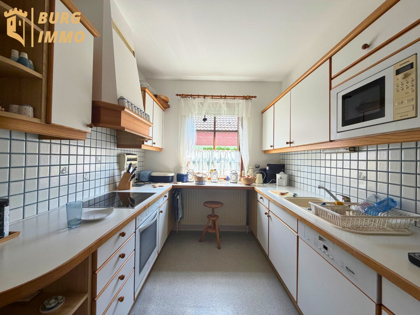 Ein Zuhause mit Urlaubsgefühl – Garten, Pool und viel Platz zum Ankommen.