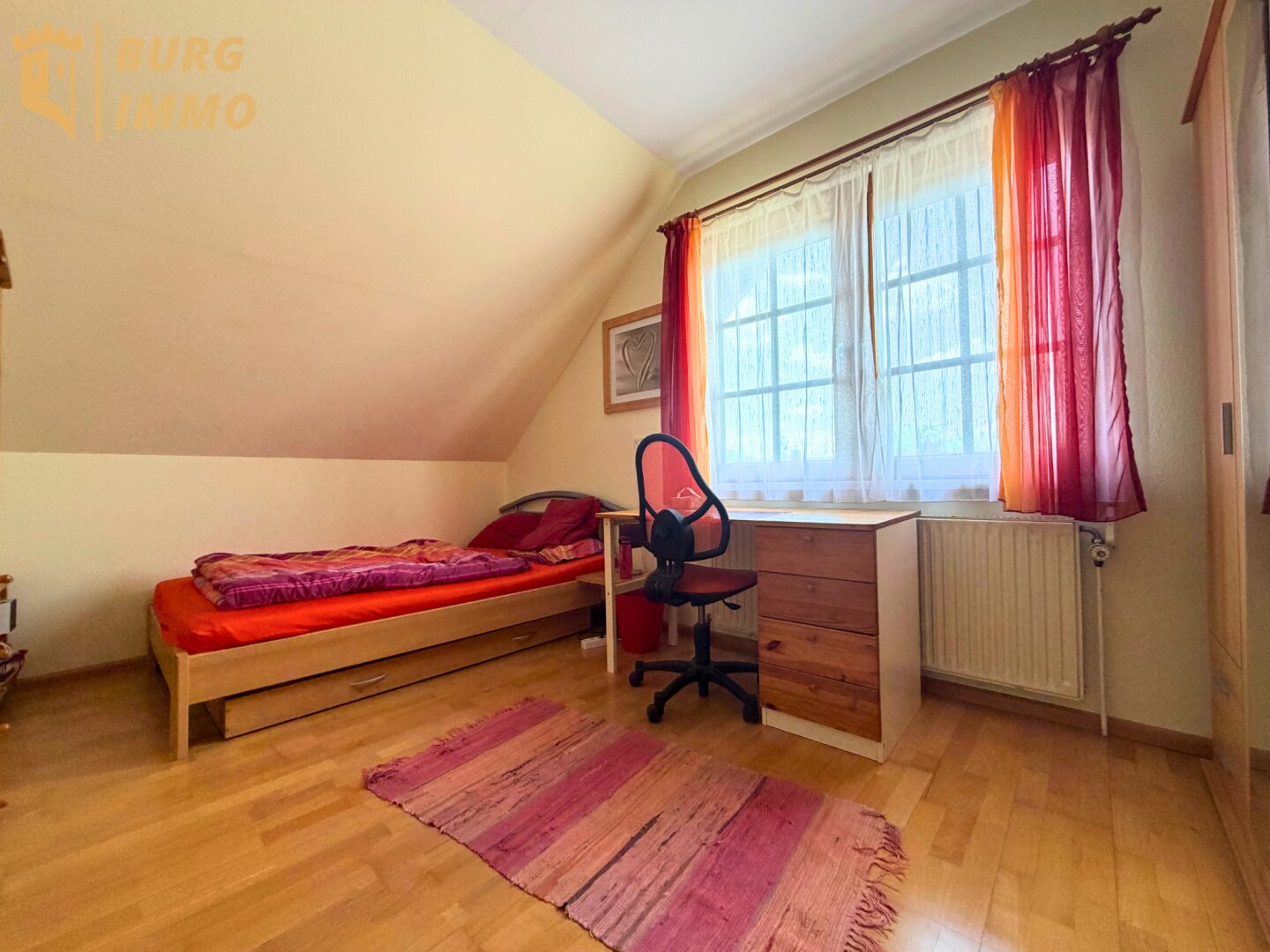 Ein Zuhause mit Urlaubsgefühl – Garten, Pool und viel Platz zum Ankommen.