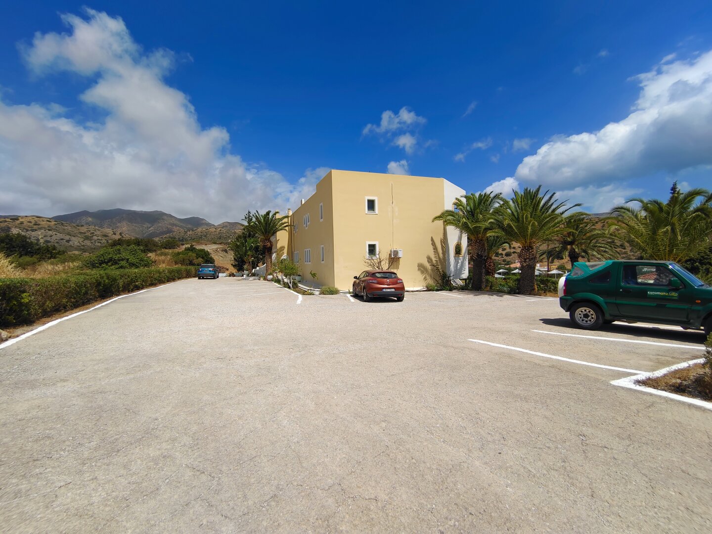 ** NEUER PREIS ** Karpathos - Hotel mit 25 Doppelzimmern in ruhiger Lage mit Meerblick