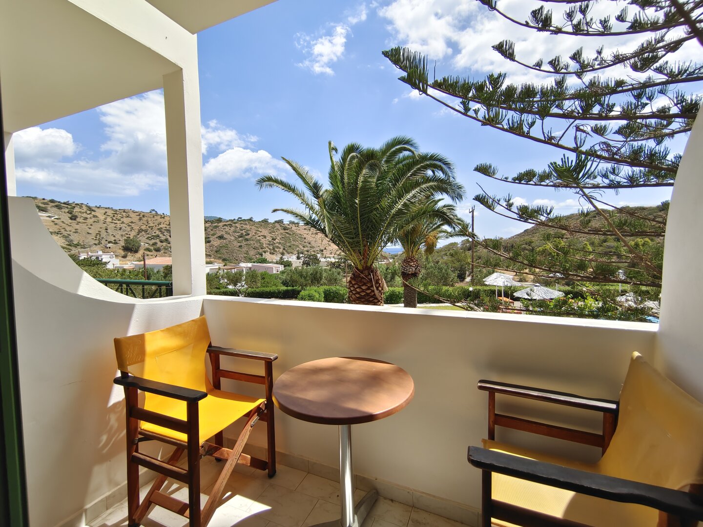 ** NEUER PREIS ** Karpathos - Hotel mit 25 Doppelzimmern in ruhiger Lage mit Meerblick