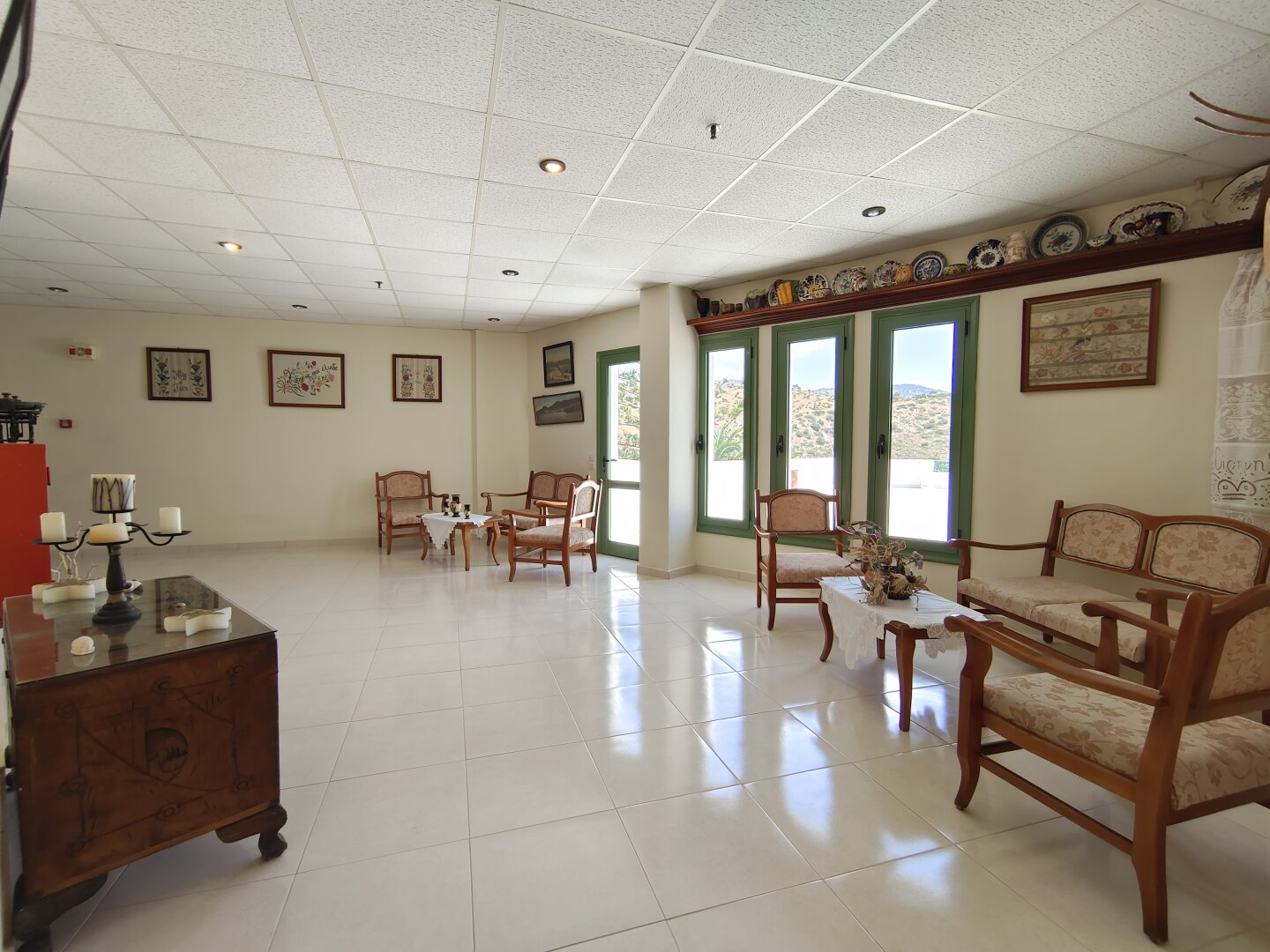 ** NEUER PREIS ** Karpathos - Hotel mit 25 Doppelzimmern in ruhiger Lage mit Meerblick