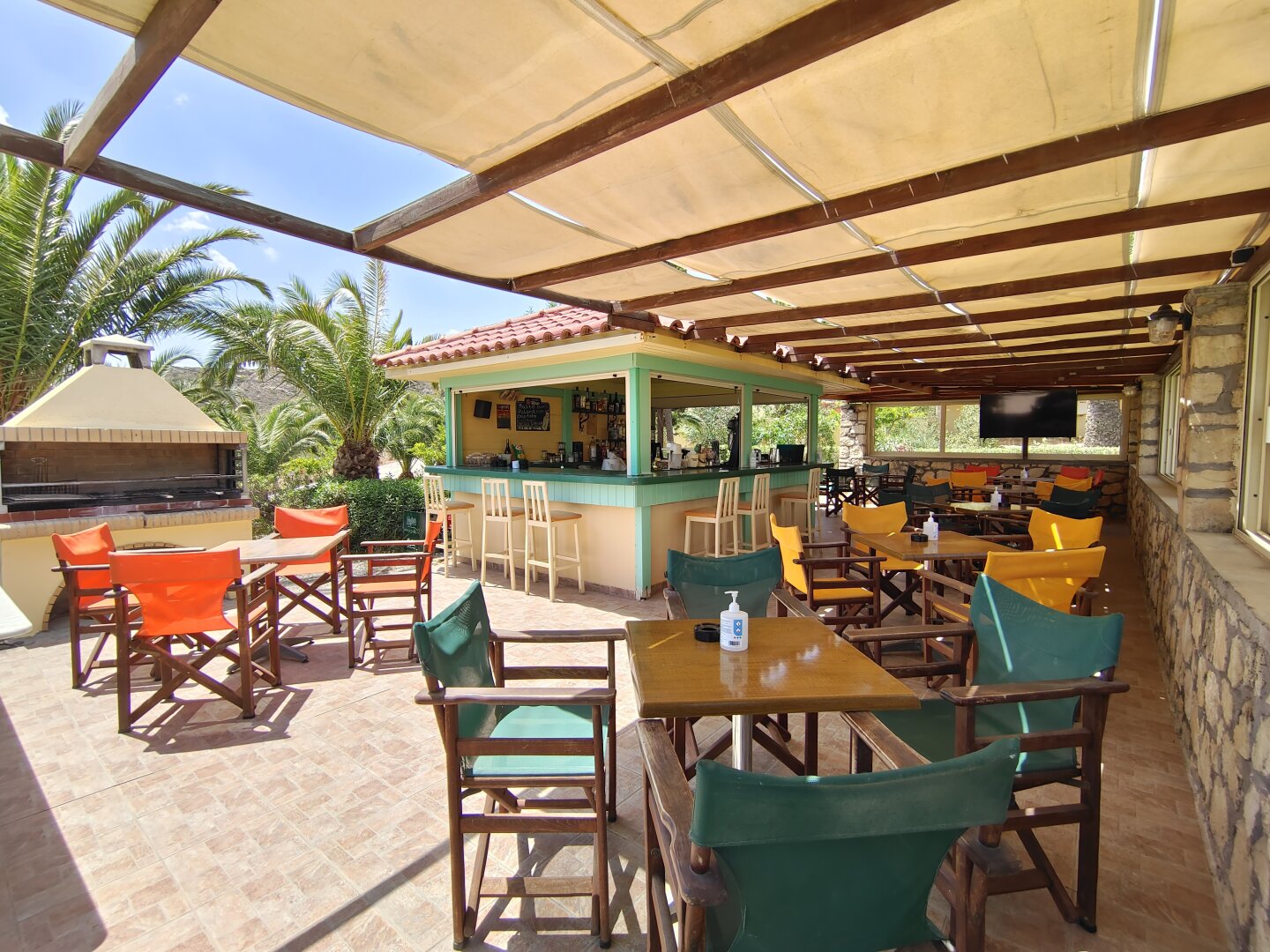 ** NEUER PREIS ** Karpathos - Hotel mit 25 Doppelzimmern in ruhiger Lage mit Meerblick