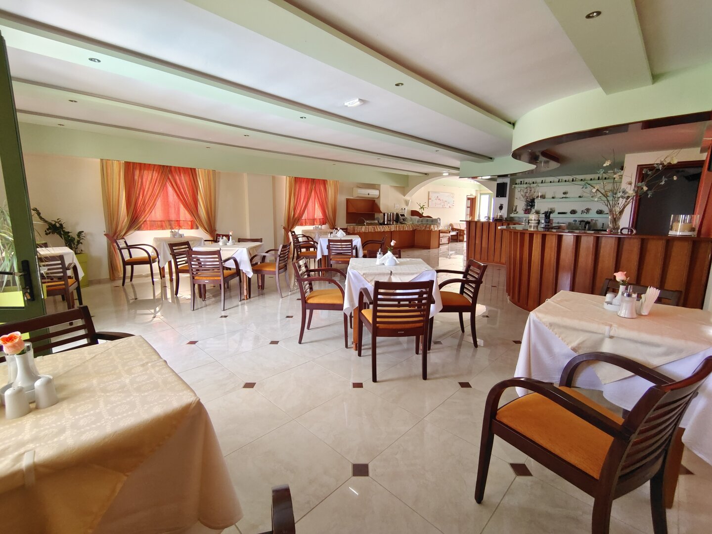 ** NEUER PREIS ** Karpathos - Hotel mit 25 Doppelzimmern in ruhiger Lage mit Meerblick