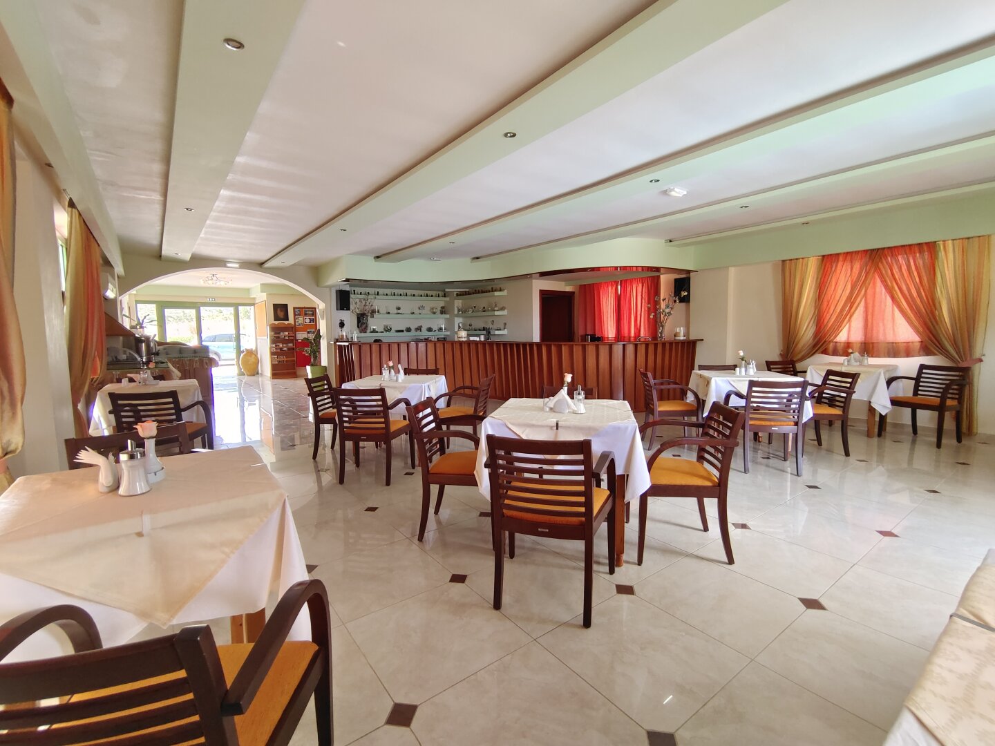 ** NEUER PREIS ** Karpathos - Hotel mit 25 Doppelzimmern in ruhiger Lage mit Meerblick