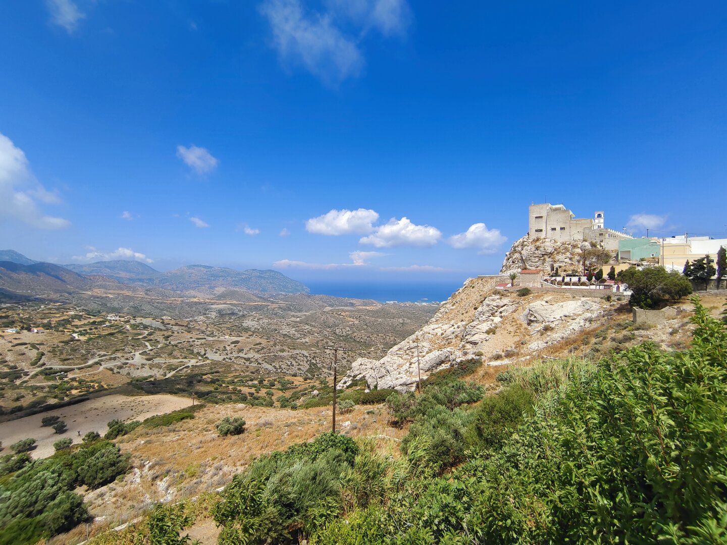 ** NEUER PREIS ** Karpathos - Hotel mit 25 Doppelzimmern in ruhiger Lage mit Meerblick