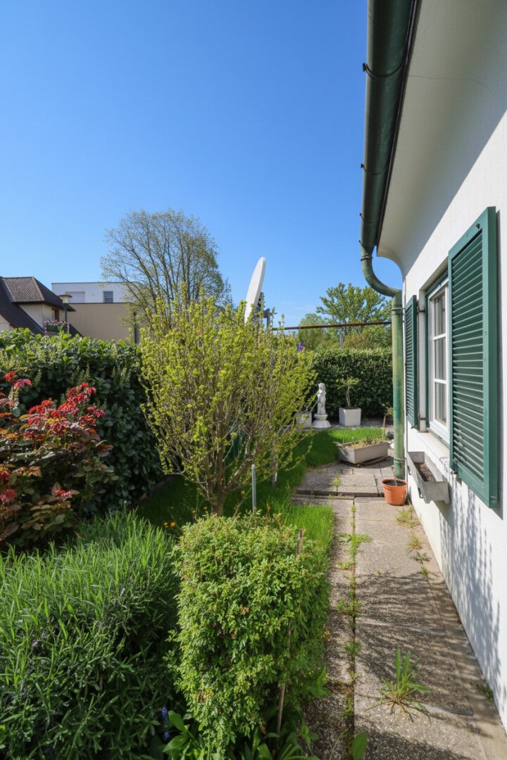 CHRISTOPH CHROMECEK IMMOBILIEN - BRUNN AM GEBIRGE - Kleines zentral gelegenes Eckreihenhaus mit Garten!