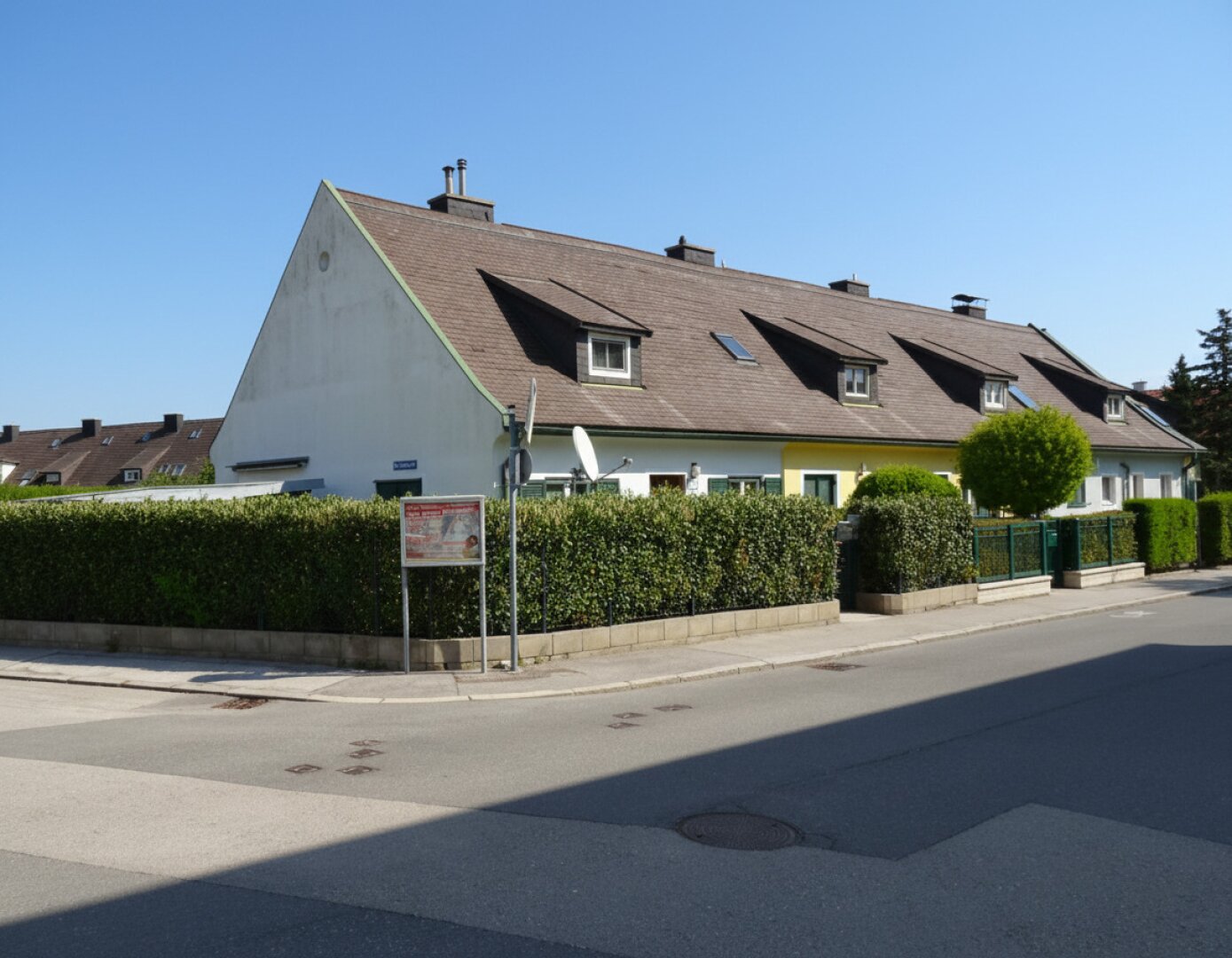 CHRISTOPH CHROMECEK IMMOBILIEN - BRUNN AM GEBIRGE - Kleines zentral gelegenes Eckreihenhaus mit Garten!